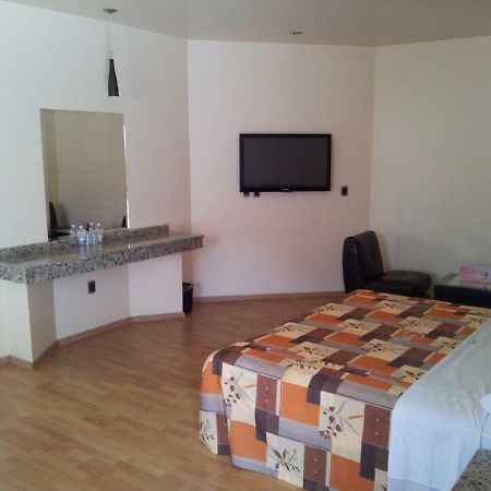 Motel Paraiso Suites Querétaro Exteriör bild