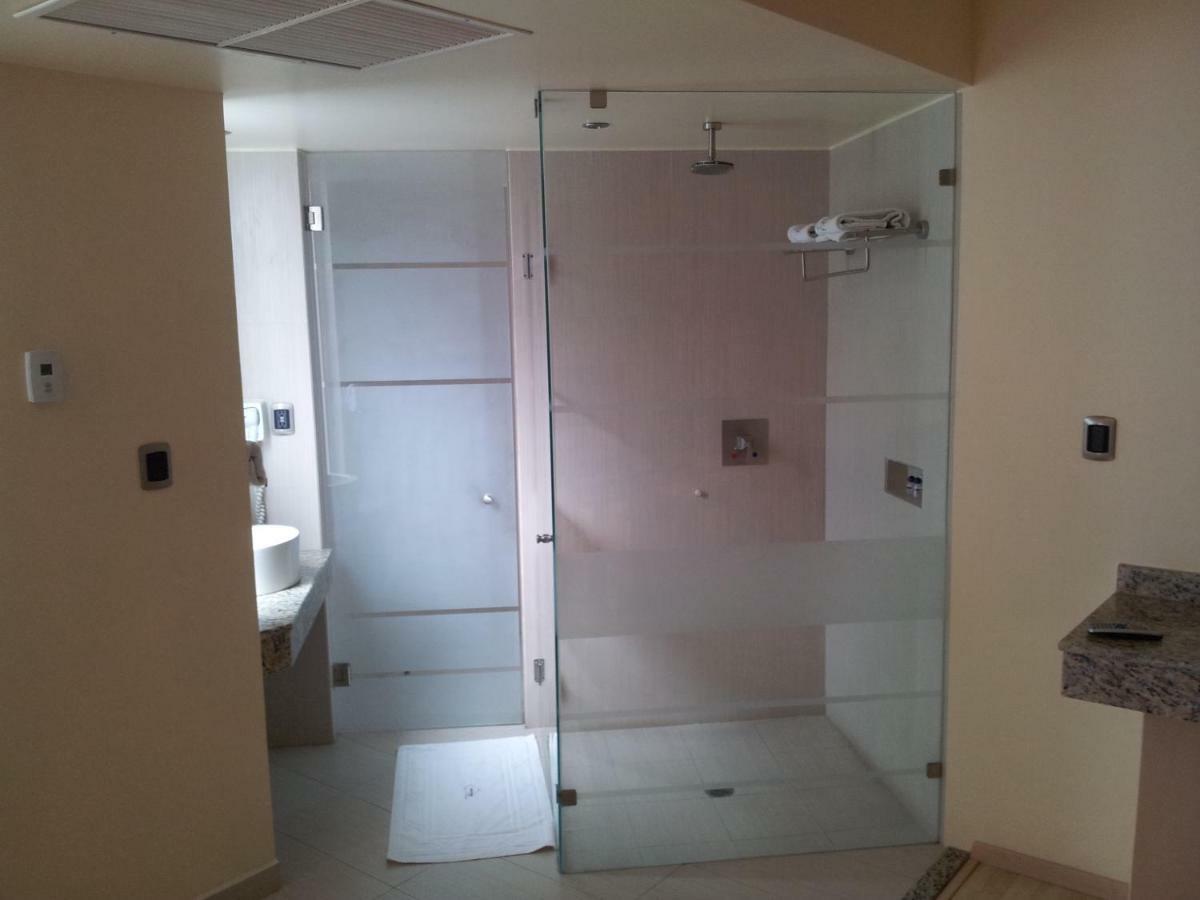Motel Paraiso Suites Querétaro Exteriör bild
